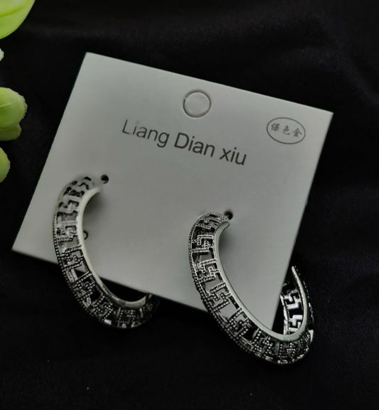 Imported Exquisite Antique-style Crescent Hoop Earrings – Tarnish Free Elegance | Best Quality Earrings For Girls & Women | Luxury Look Earrings (silver)